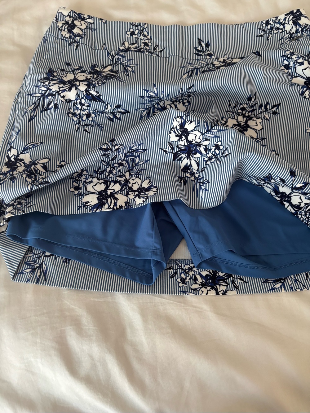 S.C. & Co. Blue and White Floral Print Skort Tummy Control - Picture 5 of 9
